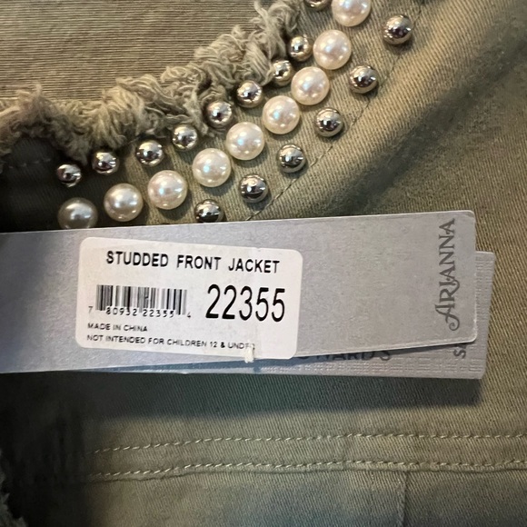 NWT Stunning Arianna by Howard’s Studded Military Green S/M Button Front Raw Hem - Picture 3 of 11